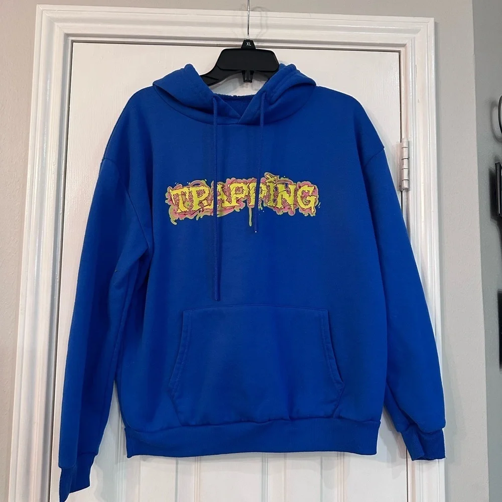 Trapping Never Brok Graphic Hoodie